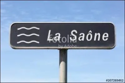 La Saône, qui naît dans les Vosges, est un affluent de la Loire.