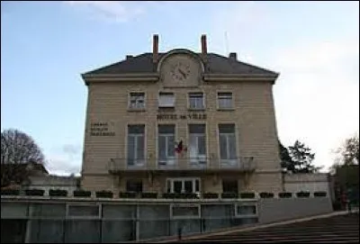 Prenons maintenant la direction de l'Essonne et de la ville de Bures-sur-Yvette. Comment se nomment ses habitants ?