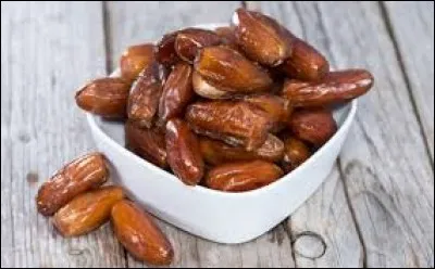 La datte est le fruit comestible du palmier dattier.