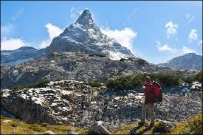 En montagne, l'ubac est le versant qui n'est pas exposé au soleil.