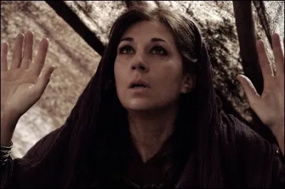 De combien de pièces d'or Prisca a-t-elle emplâtré Guenièvre ?