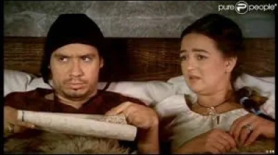 Lorsque Guenièvre demande à Arthur de lui faire un tour de magie, quelle carte pioche-t-elle ?