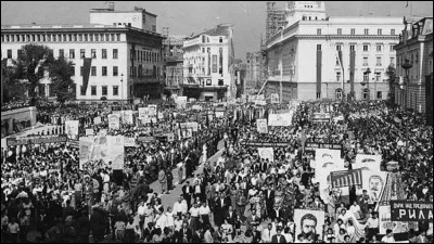 Fin 1944, quel pays n'est plus dans la sphère nazie ?