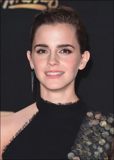 Cette actrice devenue célèbre en jouant, depuis l'âge de onze ans, le rôle d'Hermione dans la série des films Harry Potter, c'est ... Watson.