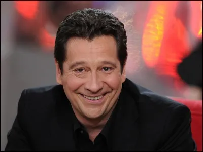 Cet imitateur et humoriste, célèbre par ses imitations de personnalités politiques, se prénomme ...