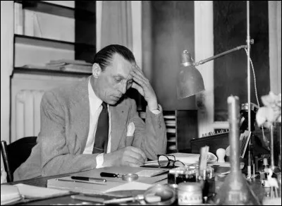 Ce comédien, grand acteur de théâtre et de cinéma, a été l'inspecteur Antoine dans "Quai des orfèvres" et "Knock" dans l'adaptation de la pièce : il se prénomme ...