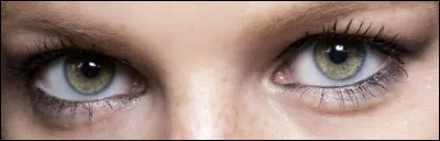 Et enfin, tu aimerais avoir les yeux de couleur :