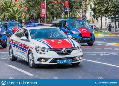 "Le Gendarme de Saint-Tropez" est joué par Bourvil.