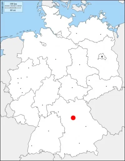 Quelle est la ville en rouge sur la carte ?