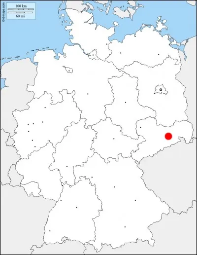 Quelle est la ville en rouge sur la carte ?