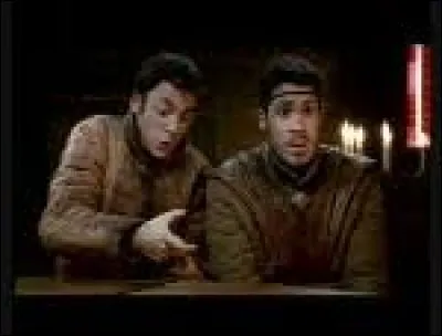 Il est tombé sur un fakir qui enroulait sa kike autour d'un bâton, lors d'une mission dans le nord de la Gaule :