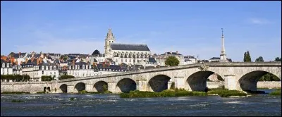 Ouf, un peu de repos à Orléans, mais ça ne dure pas, vous avez la bougeotte, alors direction Blois !