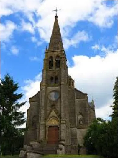 Nous sommes dans l'ancienne r&eacute;gion Lorraine devant l'&eacute;glise de la Nativit&eacute;-de-la-Bienheureuse-Vierge-Marie de Laudrefang. Ce village se situe dans le d&eacute;partement ...