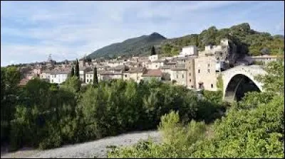 Les habitants de Nyons (Drôme) sont des ...