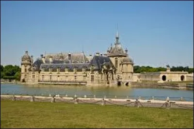 Partons à Chantilly (Oise), ville connue pour son château, où les habitants se nomment les ...