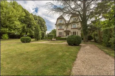 Comment s'appellent les habitants de la ville de Soindres ?