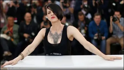 Actrice née le 20 septembre 1975
Films principaux : Boarding Gate - De la guerre - Le Syndrome de Stendhal