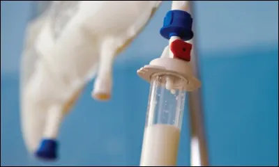 Le recours à la nutrithérapie artificielle est nécessaire pour les personnes incapables de se nourrir correctement. Quelle méthode est appropriée pour un patient ayant une insuffisance intestinale ?