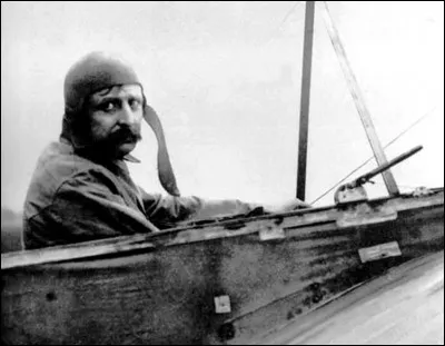 Pionnier de l'aviation, il a été le premier à traverser la Manche en avion le 25 juillet 1909 : il se prénomme ...