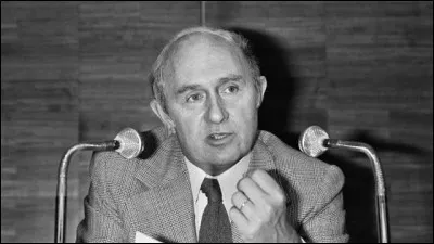 Cet homme politique, député de 1958 à 1981, connu pour avoir défendu la loi autorisant la contraception en 1967, c'est ... Neuwirth.