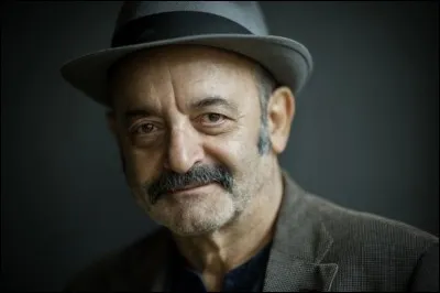 Ce chanteur, auteur-compositeur-interprète, a connu le succès avec "T'as beau pas être beau" et "Ainsi soit-il" : il se prénomme ...