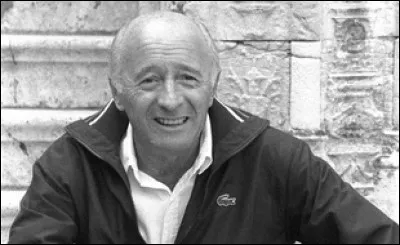Cet homme de cinéma, scénariste, réalisateur, et surtout dialoguiste de nombreux films tels que "Le Président", "Un Singe en hiver", " Les Tontons flingueurs", se prénomme ...