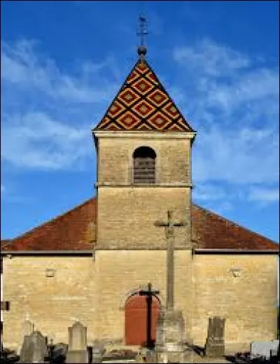 Nous sommes à présent en Bourgogne-Franche-Comté devant l'église de l'Assomption de Courlaoux. Commune de l'agglomération de Lons-le-Saunier, elle se situe dans le département ...