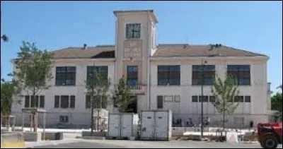 Pouvez-vous me donner le gentilé des habitants de Décines-Charpieu (Rhône) ?