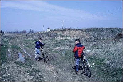 Dans quel pays se situe Lovćenac ?