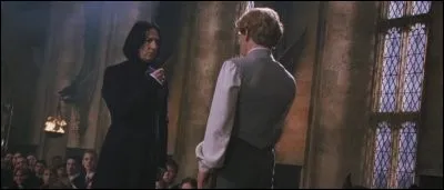 Aujourd'hui c'est le duel et le professeur Lockart te choisit pour adversaire ! Que fais-tu ?