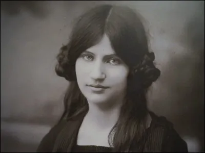 Jeanne Hébuterne était la muse du peintre Amedeo Modigliani.