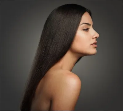 En moyenne, combien centimètres un cheveu prend-il en un mois ?