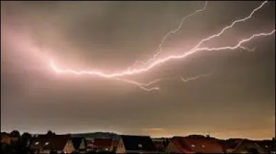 Quelle était la longueur du plus grand éclair ?