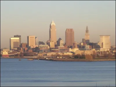 Quel lac borde les villes am&eacute;ricaines de Buffalo et Cleveland ?