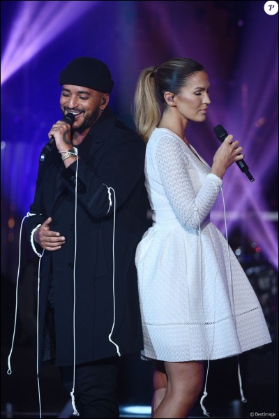 Cherchez le jeu de mots avec l'orthographe du nom de cette chanson : ''VersuS''