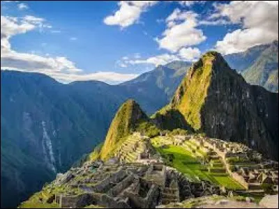 Quel pays abrite la plus célèbre citadelle inca ?