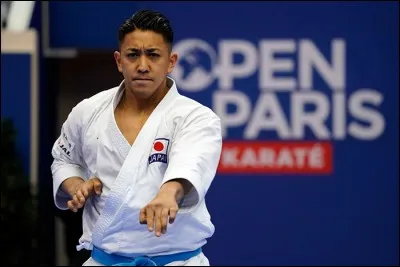 Quel terme désigne un coup porté au ventre ?