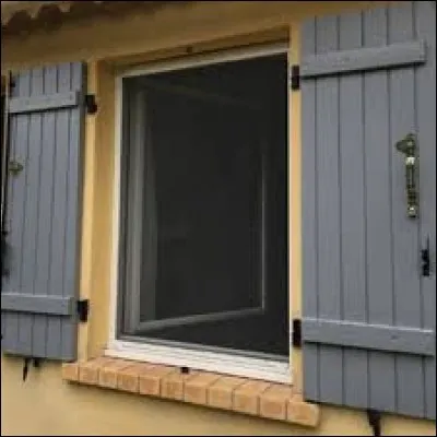 Jean a installé des _________.