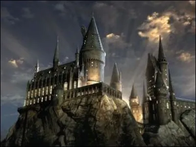 Où se trouve Poudlard ?