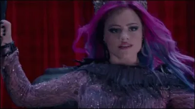 Que vole-t-elle là-bas ?