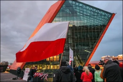 Quelle est la forme d'État de la Pologne ?