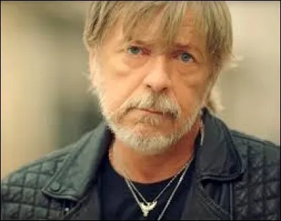 Complétez le titre de cette chanson : "J'ai embrassé...