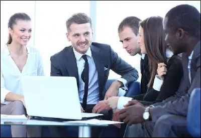 À quel temps le verbe "manager" est-il conjugué dans "ils manageraient" ?