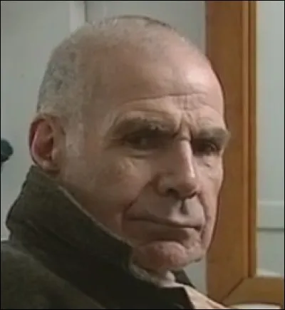 Après les petits rôles comiques de ses débuts, il était le chef-mécanicien dans "Le Crabe-tambour"; on l'a vu aussi dans "Cheval d'orgueil" et dans "Un mauvais fils" : c'est ...