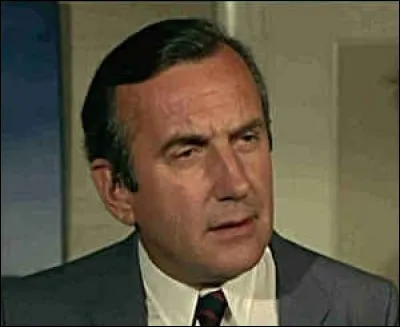 Il était Lucien Darbon, le père de Claude Jade, dans les films de François Truffaut, "Baisers volés" et "Domicile conjugal",le préfet de police dans "L'Incorrigible" et l'avocat Lucien Lacor dans "Mort d'un pourri" : c'est ...