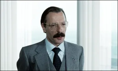 Il était François, collègue et meilleur ami de Dandieu dans "Le Vieux Fusil", Sivardière, le président du club de Trincamp, dans "Coup de tête", le procureur général Arnould dans "Le Juge Fayard dit « le Shériff »" : c'est ...