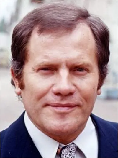 Il était Henri Marchand dans "Espion, lève-toi", Vincent Malivert dans "Place Vendôme"; on l'a aussi vu dans "Z", dans "Max et les Ferrailleurs" : c'est ...