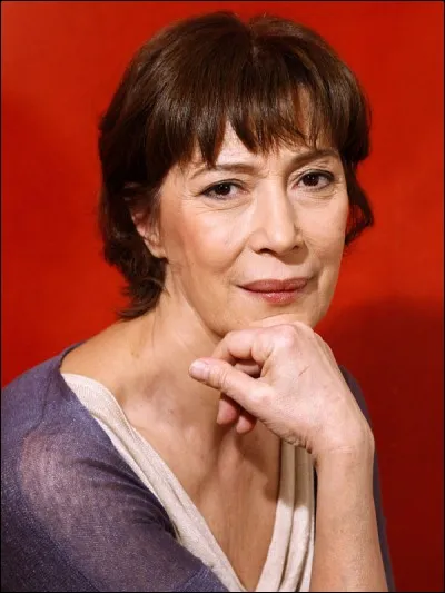 Elle a reçu à deux reprises le César de la meilleure actrice dans un second rôle, en 1999 pour son rôle dans "Le Goût des autres" et, en 2010, pour le personnage de Louisa dans "Le Bruit des glaçons" : c'est ...