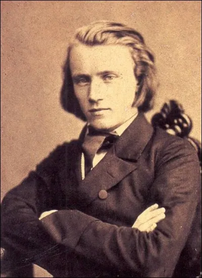 Bien que Johannes Brahms ait nommé son Opus 49, n°4 "Wiegenlied", sous quel nom le connaissons-nous mieux ?