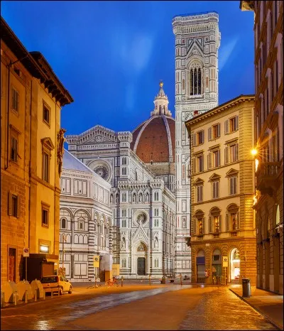 En 1494, un moine prédicateur créa une république théocratique à Florence. Qui est-il ?